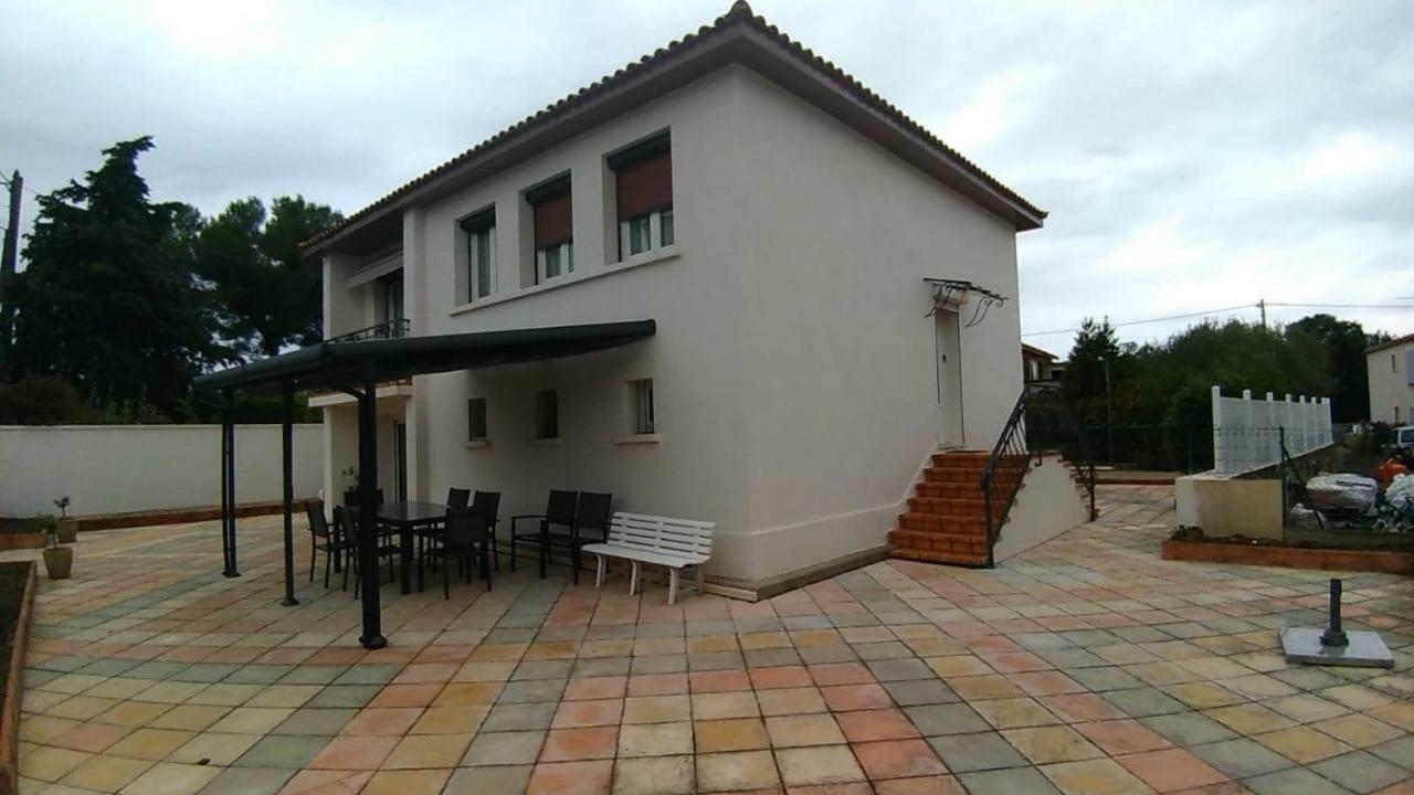 Maison de charme Castries Extérieur photo