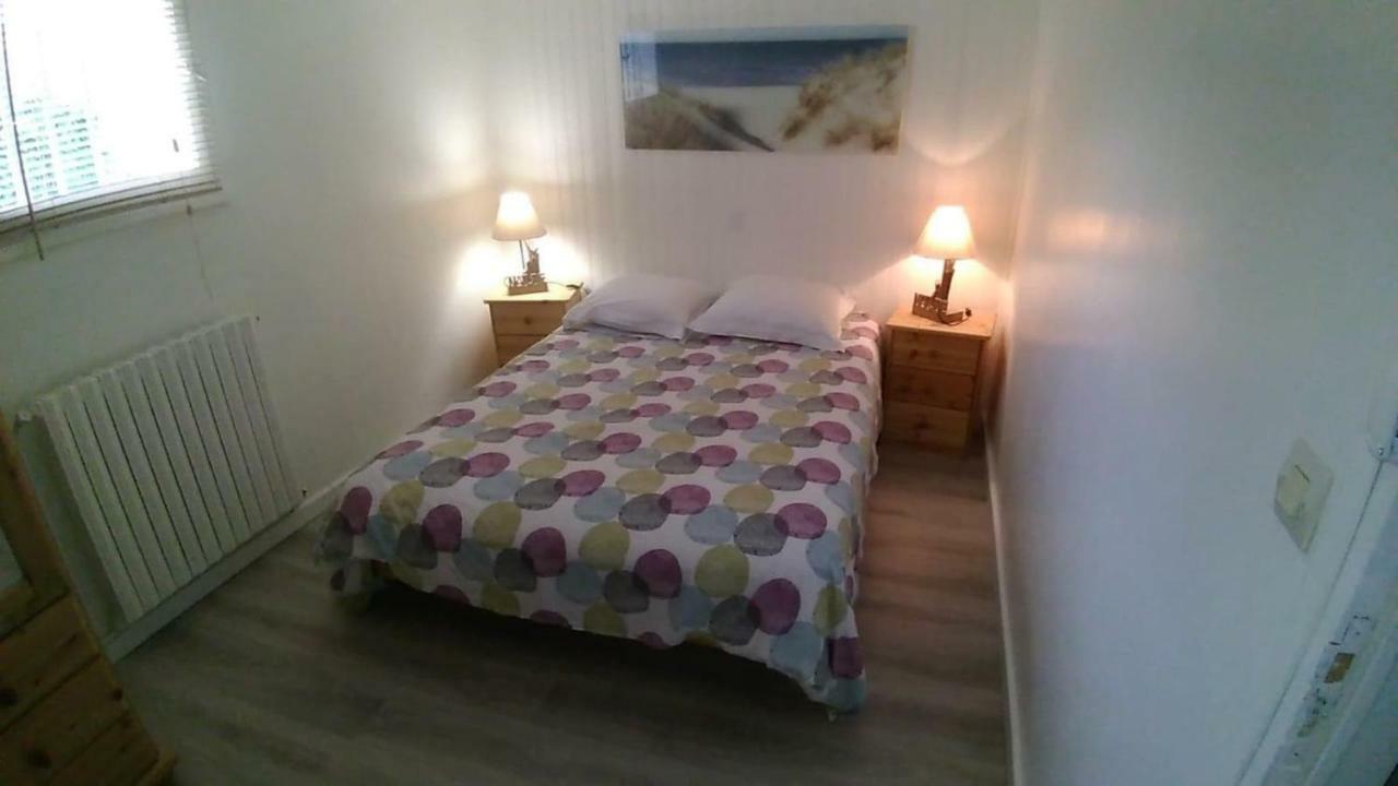Maison de charme Castries Extérieur photo